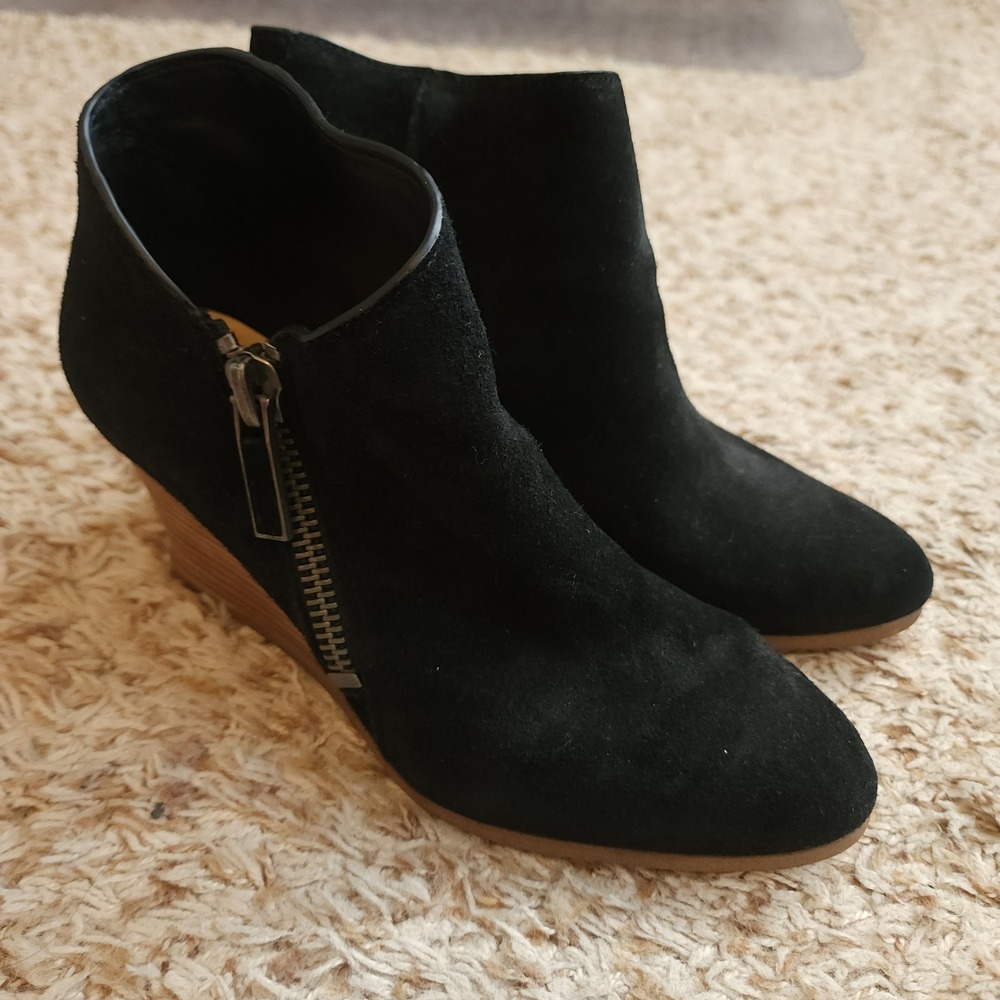 1.STATE Ankle Boots Women 7.5 Black Suede Wedge Pointed Toe Side Zip Booties
